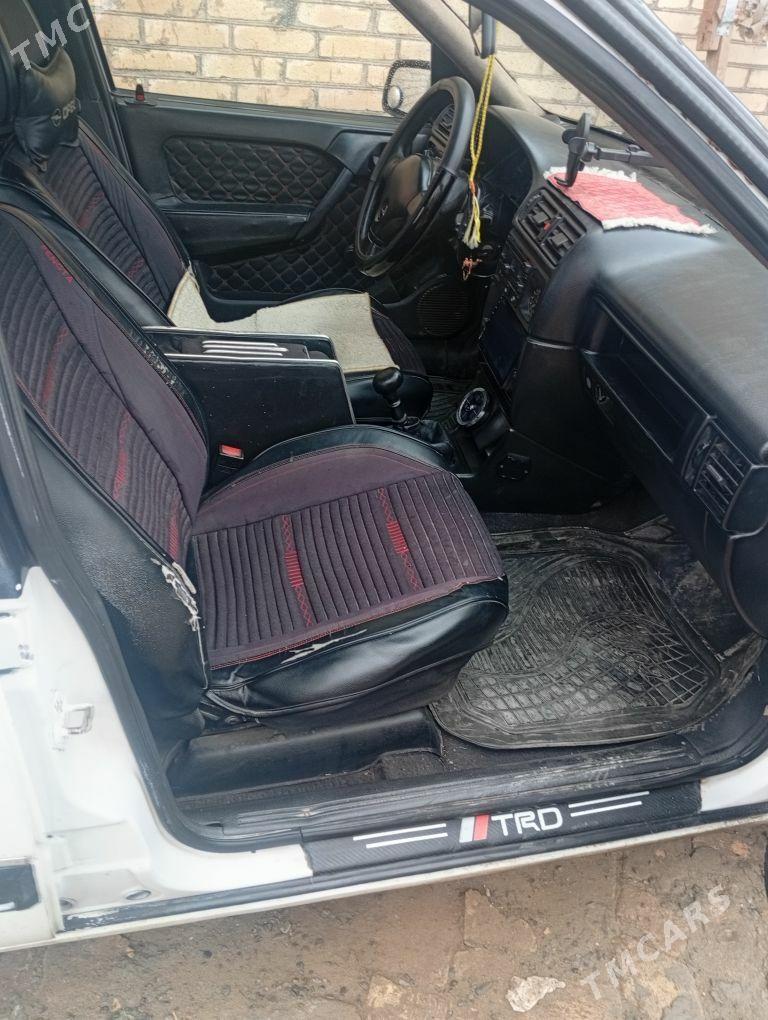 Opel Vectra 1991 - 32 000 TMT - Фарап - img 1