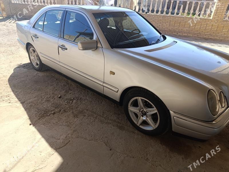 Mercedes-Benz E320 1996 - 77 000 TMT - Mary - img 1