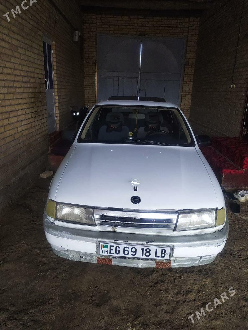 Opel Vectra 1991 - 30 000 TMT - Дянев - img 1