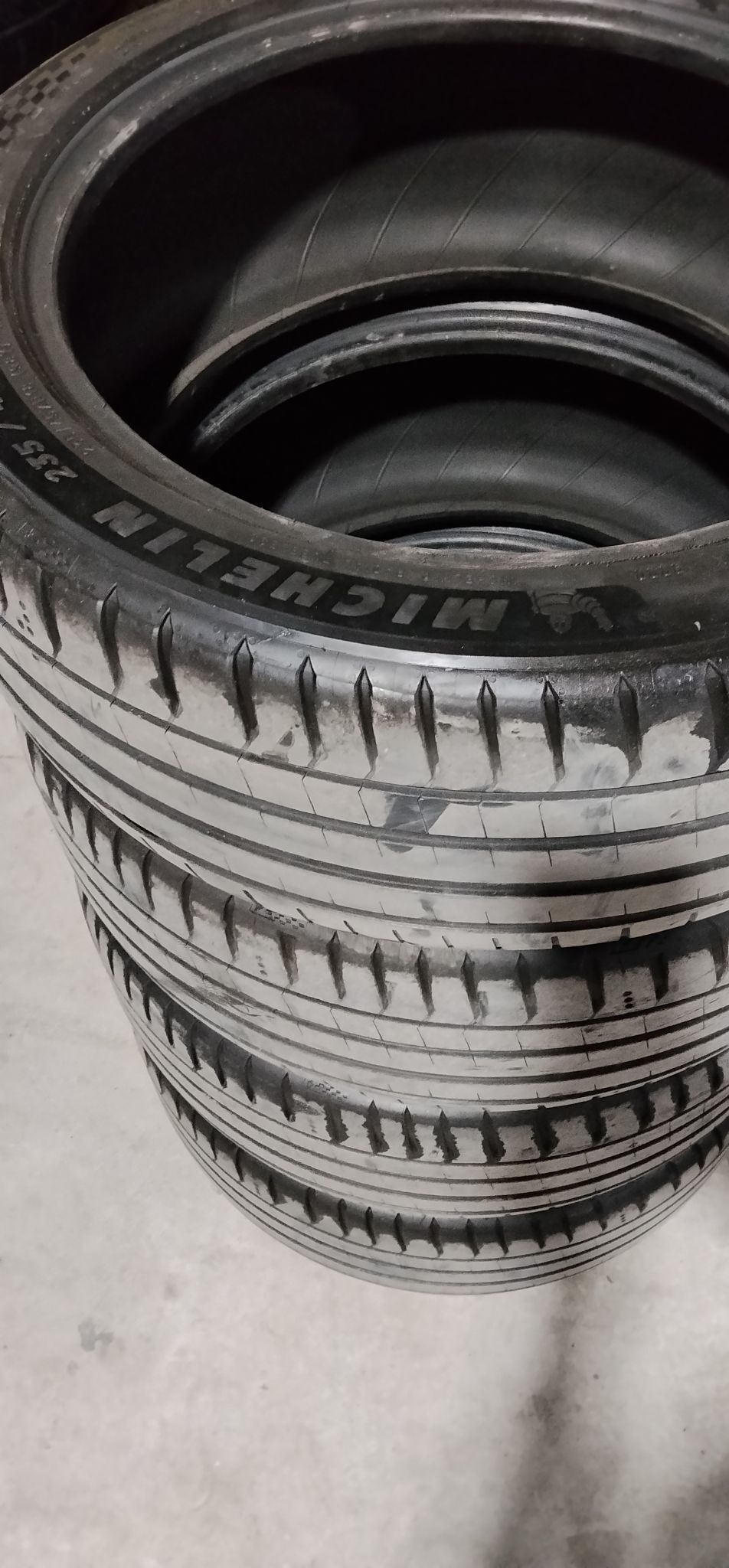 235 45 18 Mishelin 24Ý 5 200 TMT - Garadamak - img 1