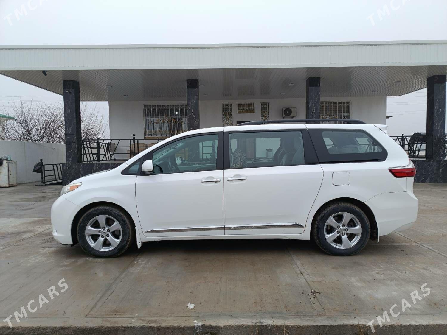 Toyota Sienna 2016 - 400 000 TMT - 9 mkr - img 1