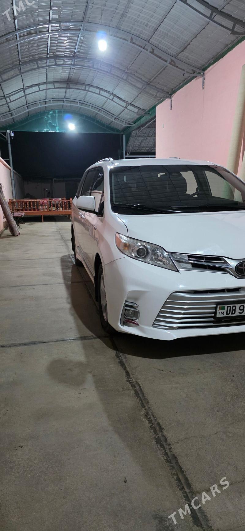 Toyota Sienna 2020 - 450 000 TMT - Görogly (Tagta) - img 1