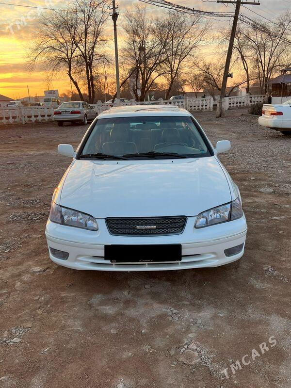 Toyota Camry 2000 - 200 000 TMT - Гурбансолтан Едже - img 1