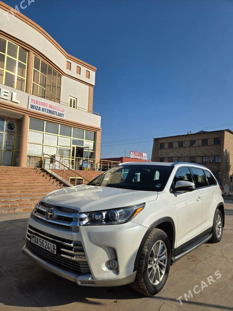 Toyota Highlander 2019 - 500 000 TMT - Saýat - img 1