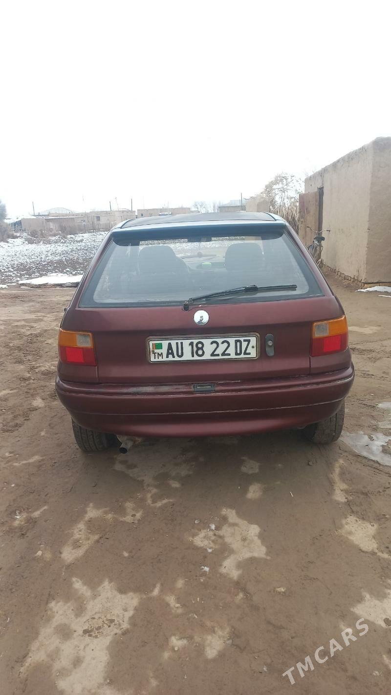 Opel Astra 1991 - 40 000 TMT - Гурбансолтан Едже - img 1