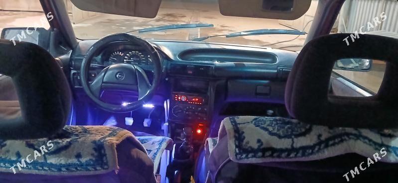 Opel Astra 1992 - 37 000 TMT - Мары - img 1