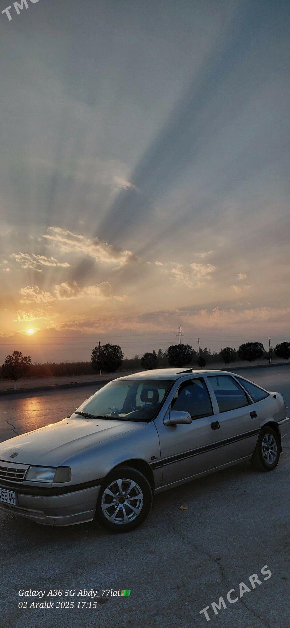 Opel Vectra 1991 - 30 000 TMT - Бахарден - img 1
