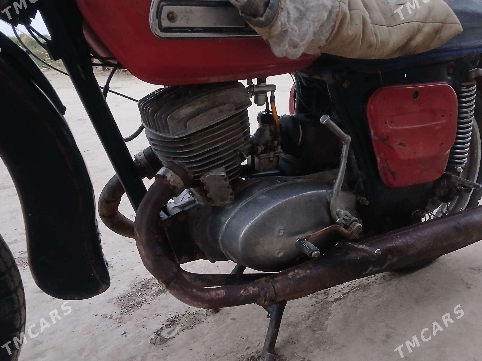 Iž Planeta 4 1989 - 6 000 TMT - Халач - img 1