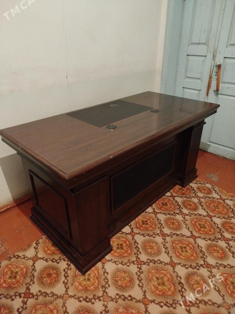 OFISNYŸ STOL - Sakarçäge - img 1