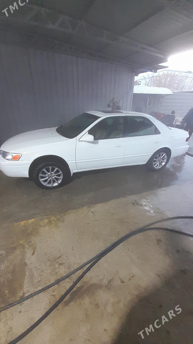 Toyota Camry 1999 - 150 000 TMT - Halaç - img 1