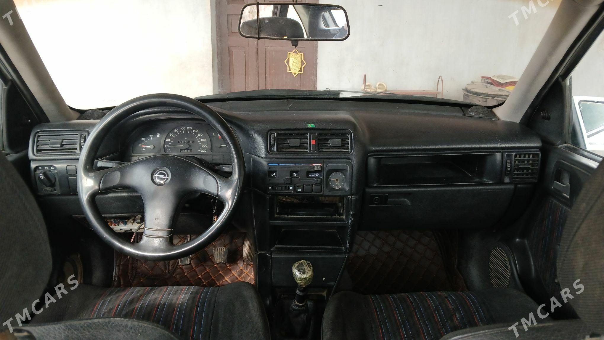 Opel Vectra 1994 - 30 000 TMT - Şabat etr. - img 1