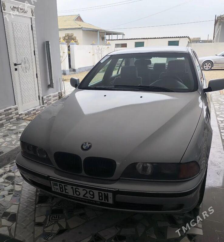 BMW E39 1999 - 122 000 TMT - Эсенгулы - img 1