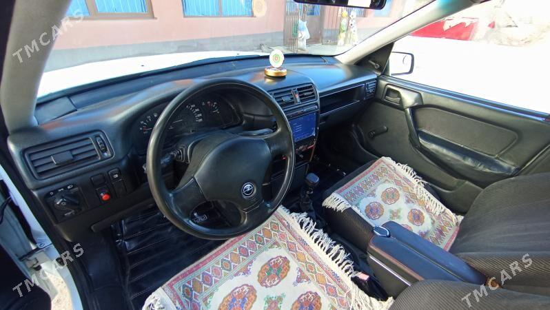 Opel Vectra 1989 - 46 000 TMT - Сакарчага - img 1