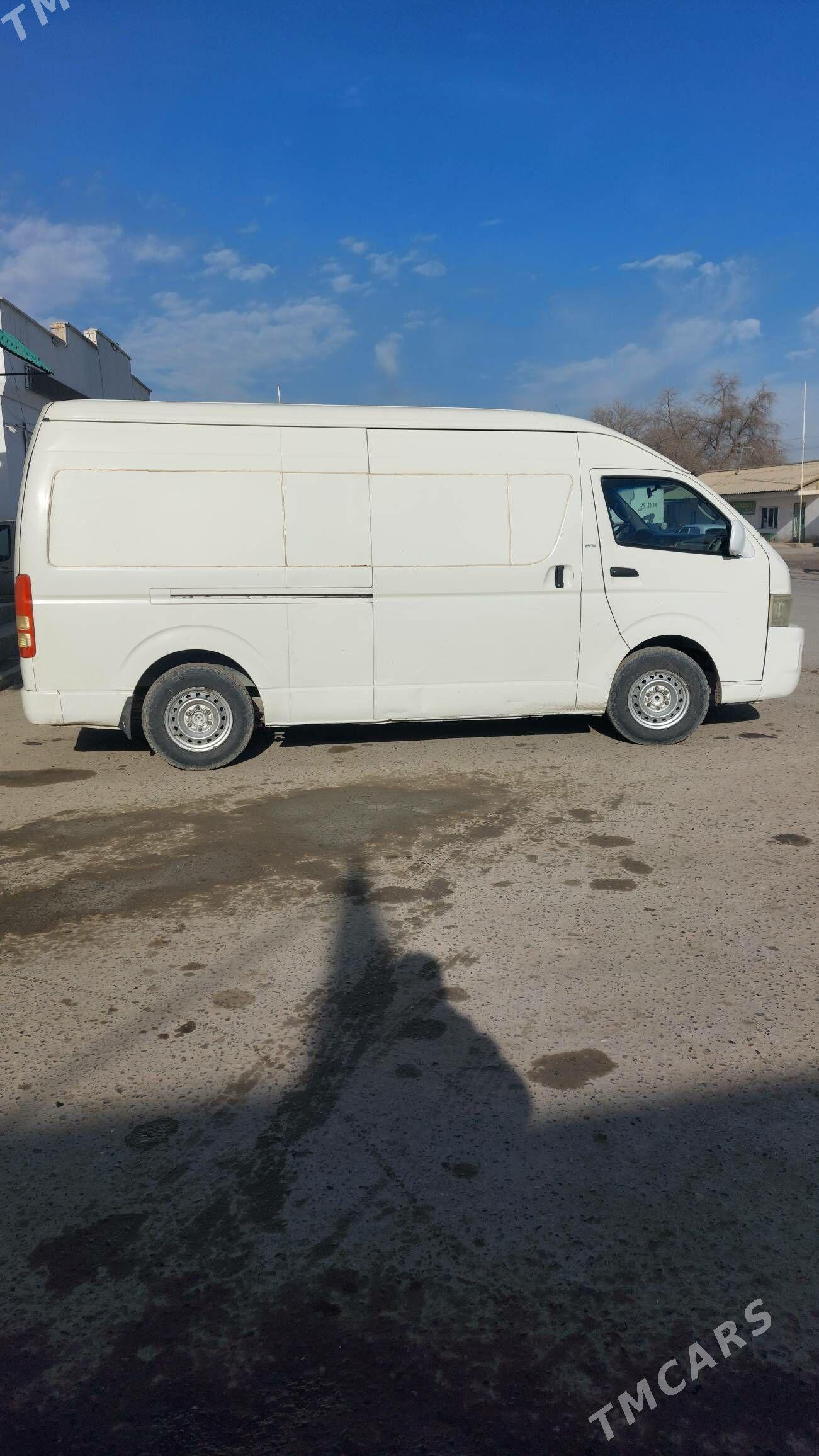 Toyota Hiace 2008 - 250 000 TMT - Кака - img 1