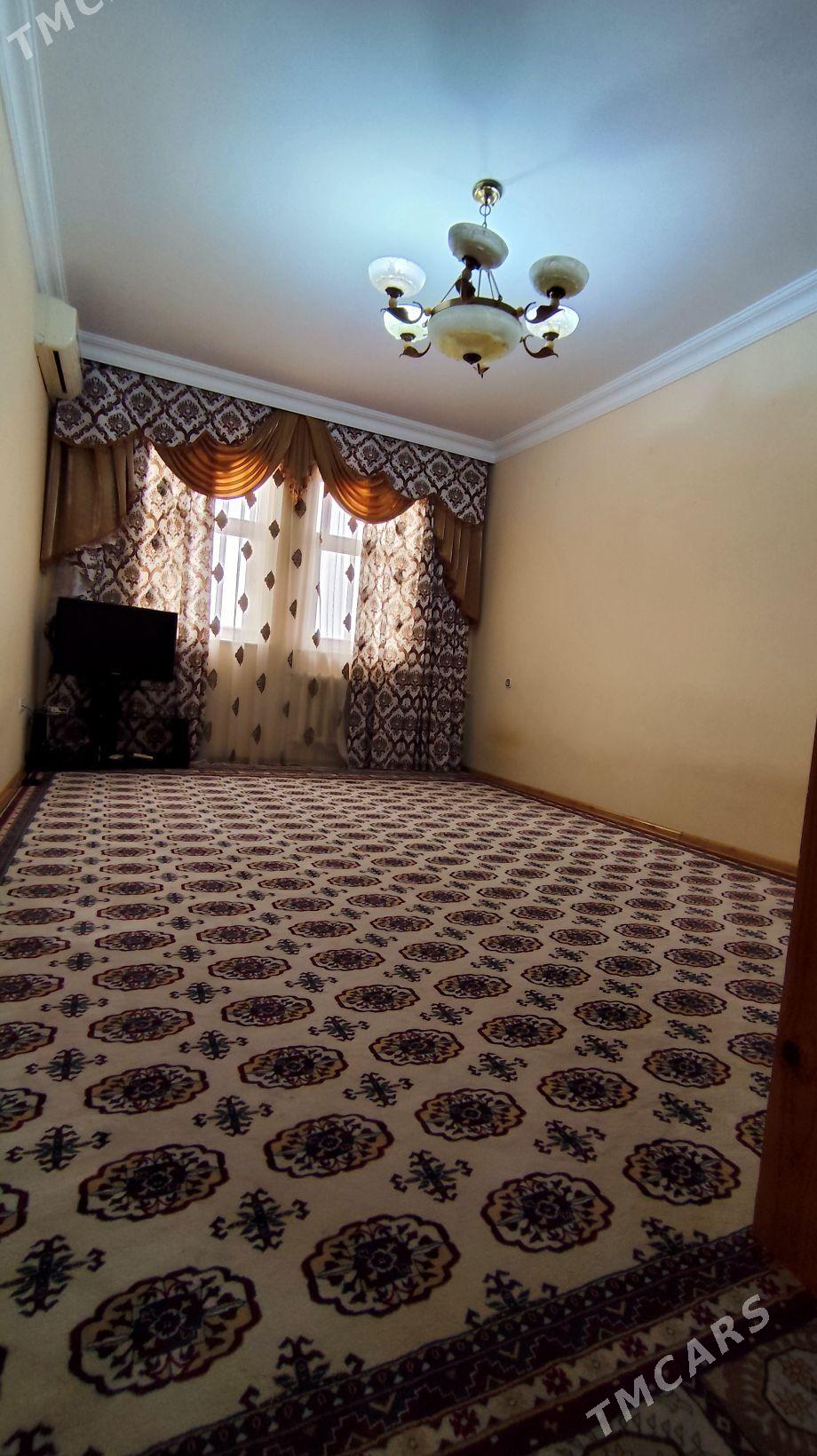 Аренда. Мир5. 3+1комн - Мир 5 - img 1