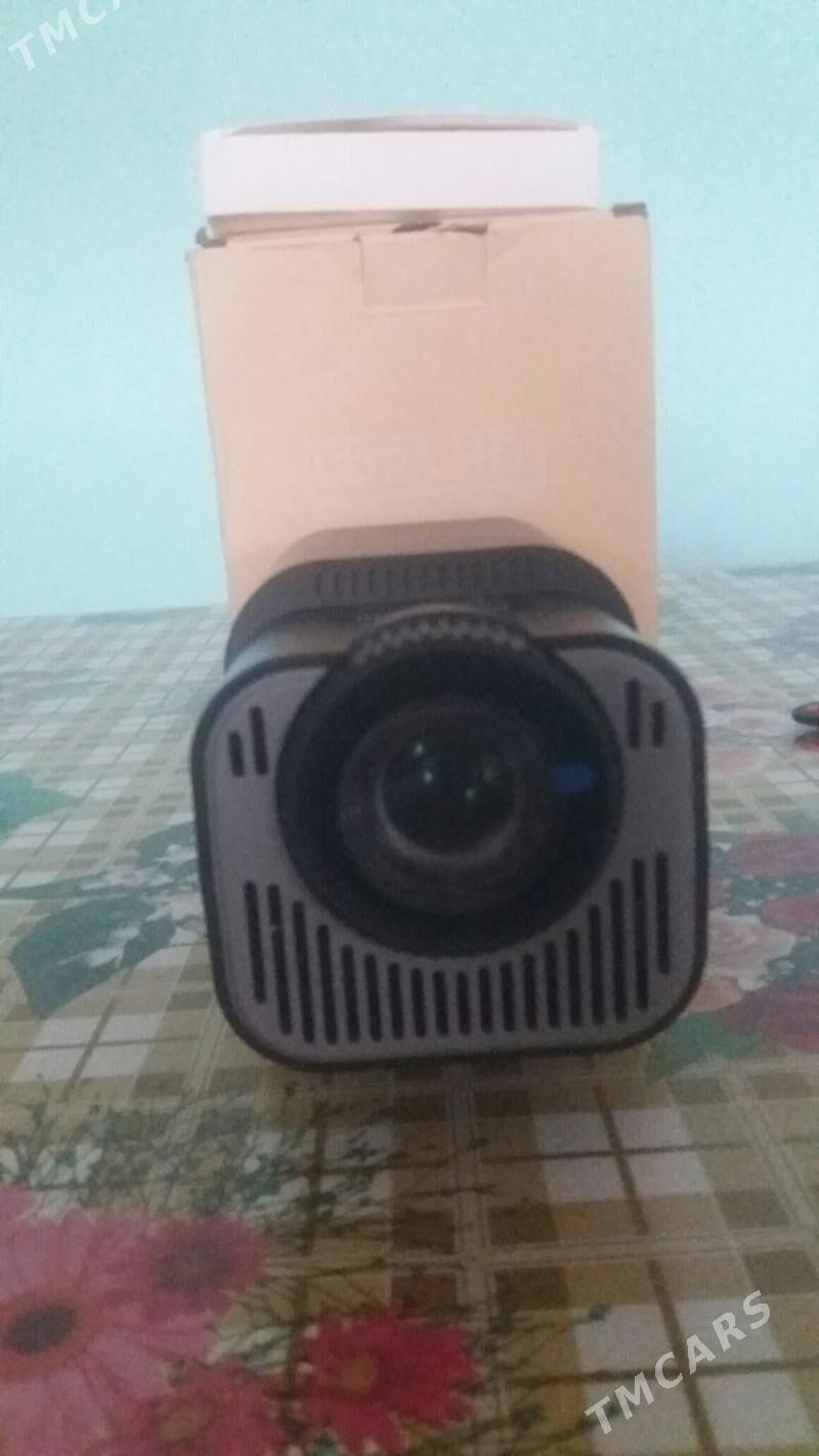 Projector - Gurbansoltan Eje - img 1