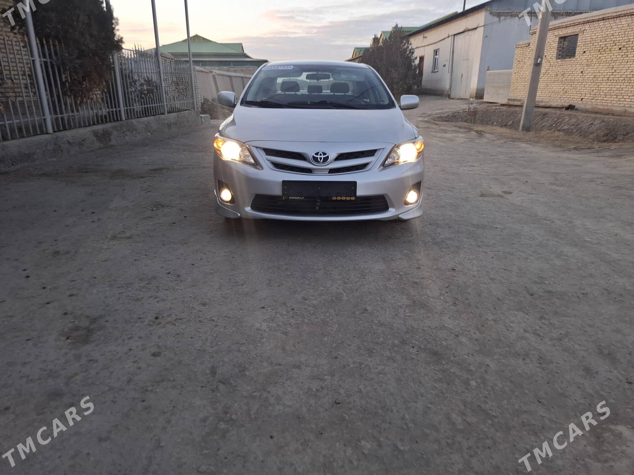 Toyota Corolla 2012 - 190 000 TMT - Дашогуз - img 1