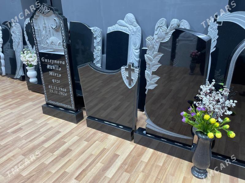 Памятники Портреты Надписи - Хазар - img 1