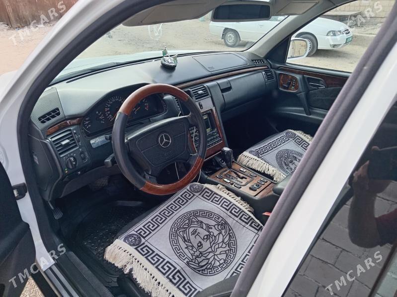 Mercedes-Benz C320 1999 - 120 000 TMT - Balkanabat - img 1