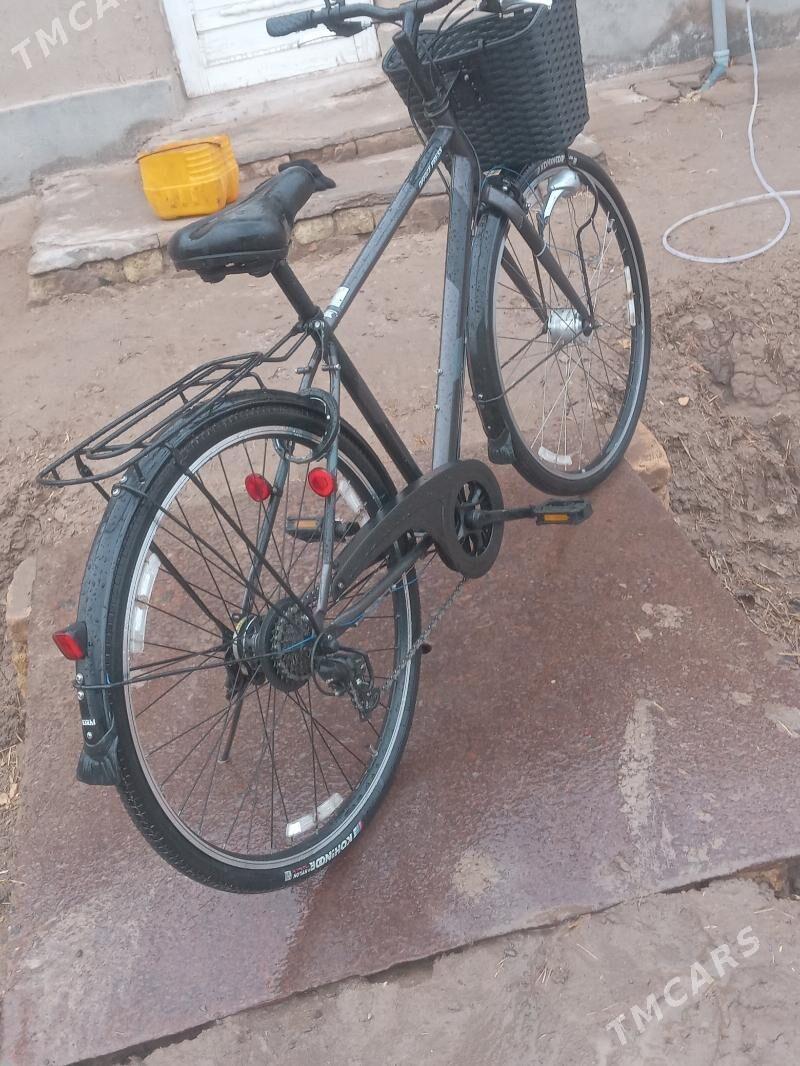 yaposka 28 - Gurbansoltan Eje - img 1