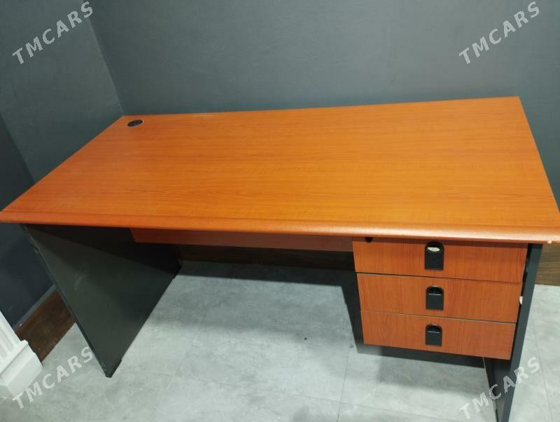 kampyuter üçin niyetlenen stol - Досааф - img 1