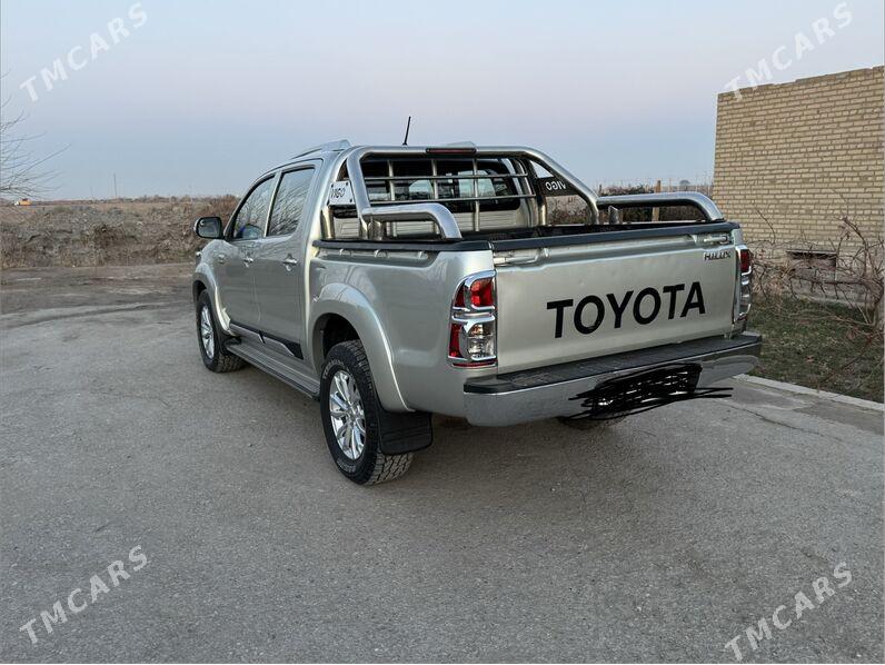 Toyota Hilux 2014 - 460 000 TMT - Туркменабат - img 1