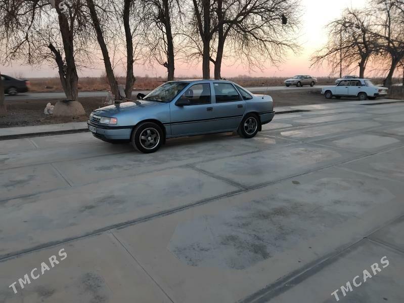 Opel Vectra 1990 - 40 000 TMT - Мургап - img 1