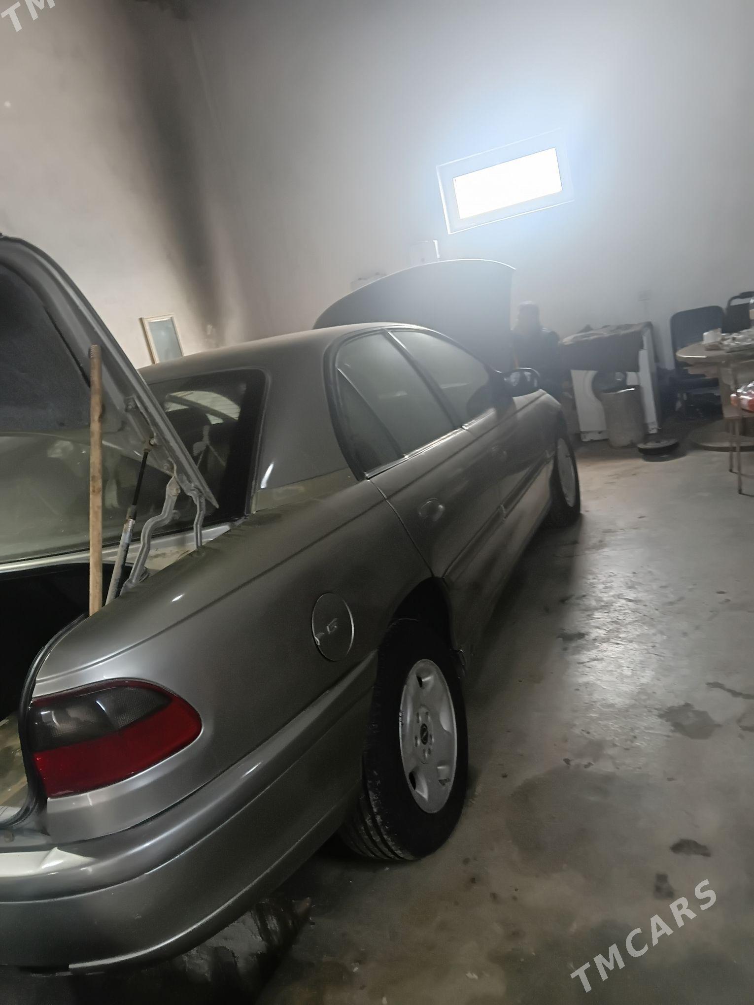 Opel Omega 1995 - 35 000 TMT - Хазар - img 1