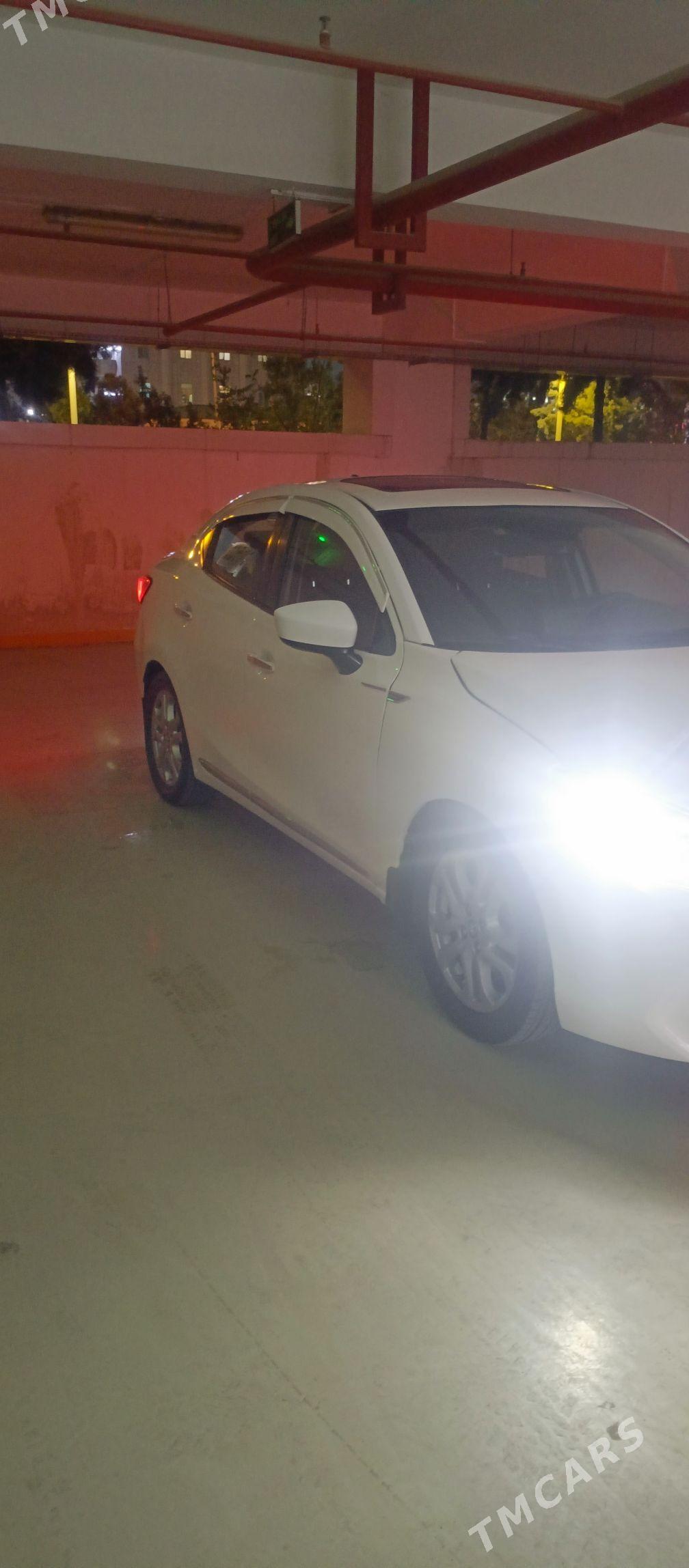 Toyota Yaris 2018 - 145 000 TMT - Ak bugdaý etraby - img 1