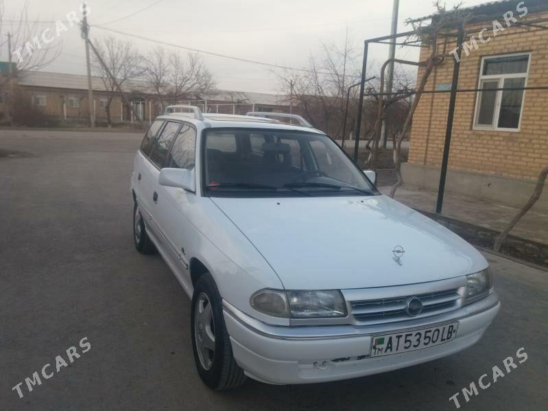 Opel Astra 1994 - 50 000 TMT - Сакар - img 1