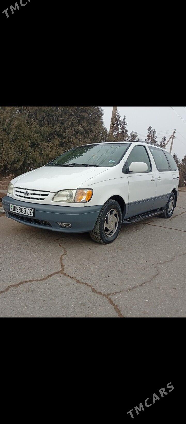 Toyota Sienna 2022 - 230 000 TMT - Дашогуз - img 1