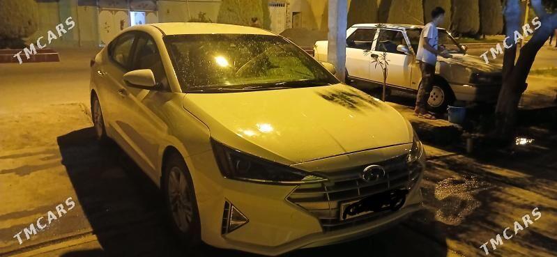 Hyundai Elantra 2019 - 220 000 TMT - Бедев - img 1