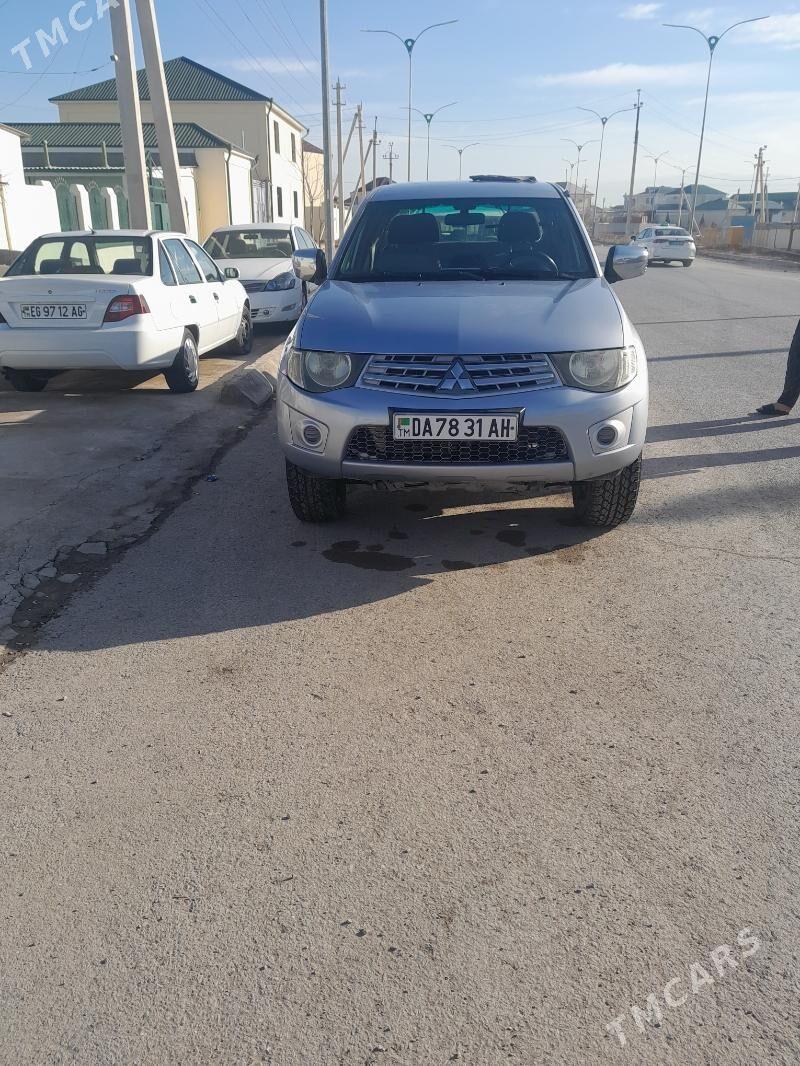 Mitsubishi L200 2012 - 200 000 TMT - Aşgabat - img 1