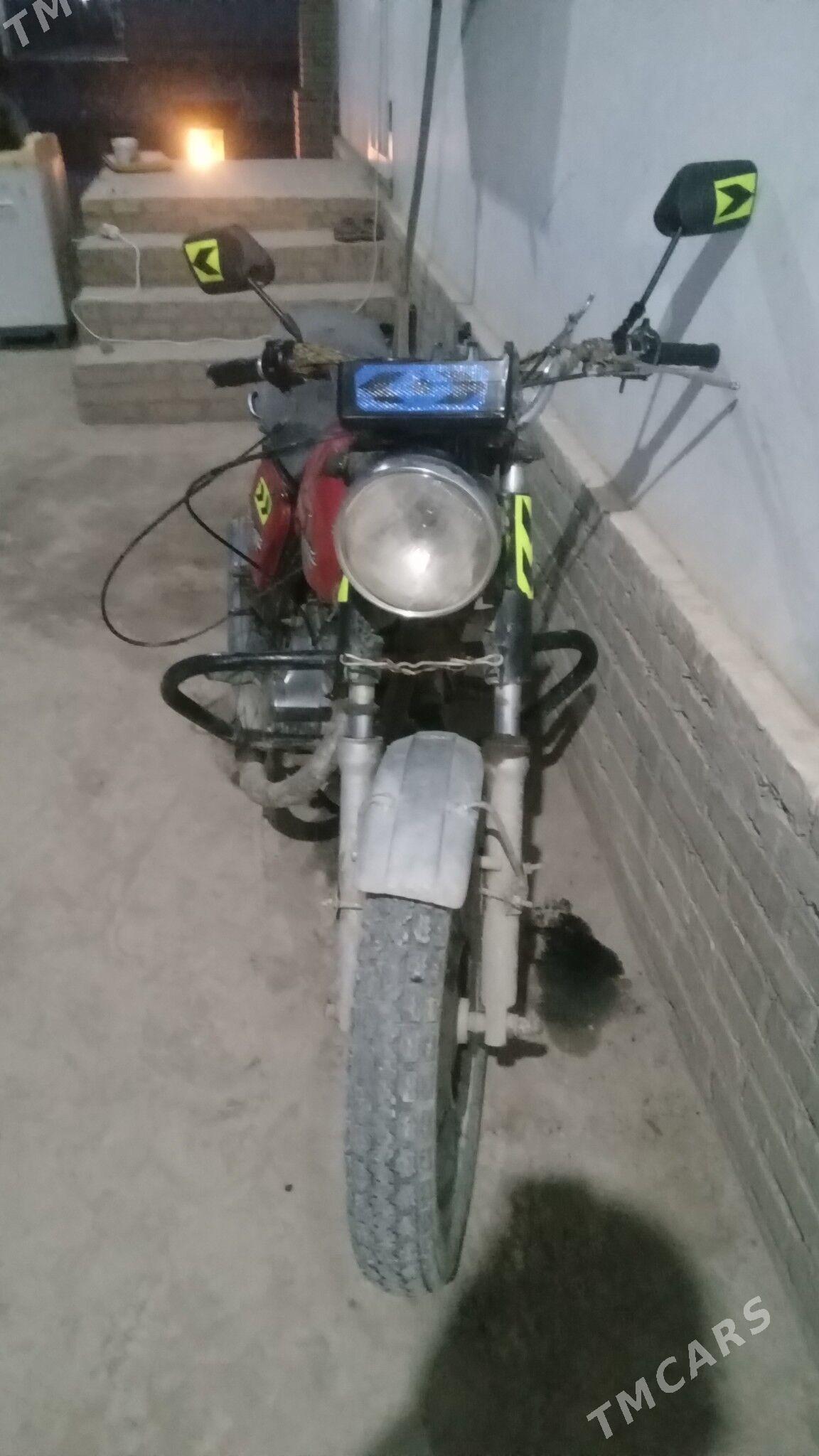 Iž Planeta 4 1999 - 4 200 TMT - Kerki - img 1