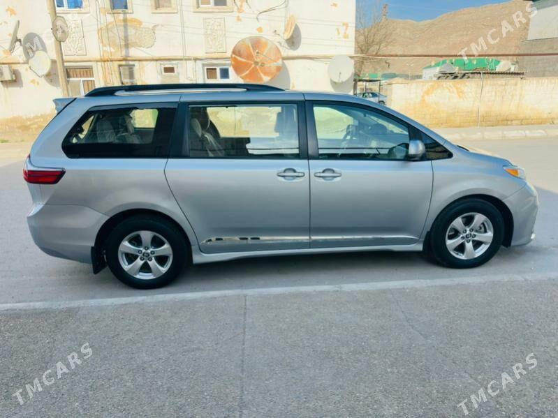 Toyota Sienna 2020 - 400 000 TMT - Türkmenbaşy - img 1