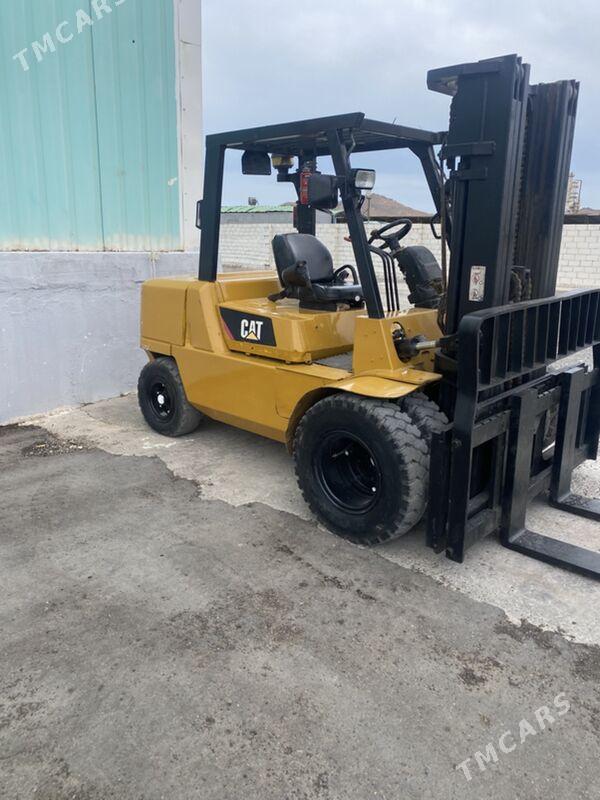 Kara Forklift 2005 - 340 000 TMT - Türkmenbaşy - img 1