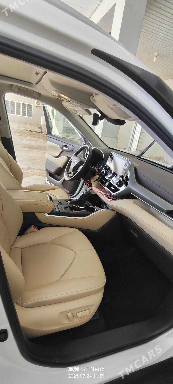 Toyota Highlander 2021 - 586 000 TMT - Теджен - img 1