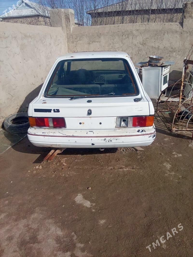 Ford Escort 1989 - 10 000 TMT - Baýramaly - img 1