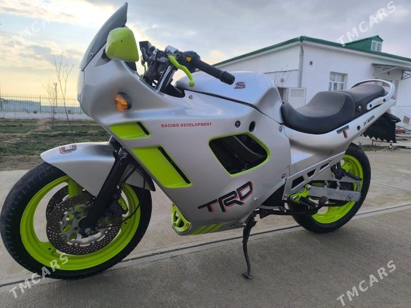 Yamaha Artistic 2006 - 47 000 TMT - Gökdepe - img 1