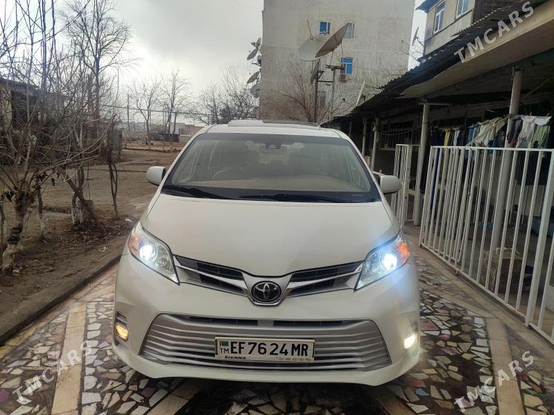 Toyota Sienna 2020 - 470 000 TMT - Мары - img 1