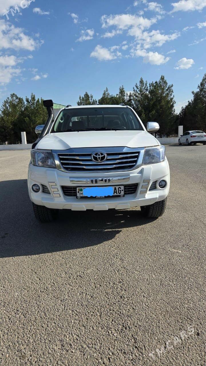 Toyota Hilux 2014 - 400 000 TMT - Ашхабад - img 1