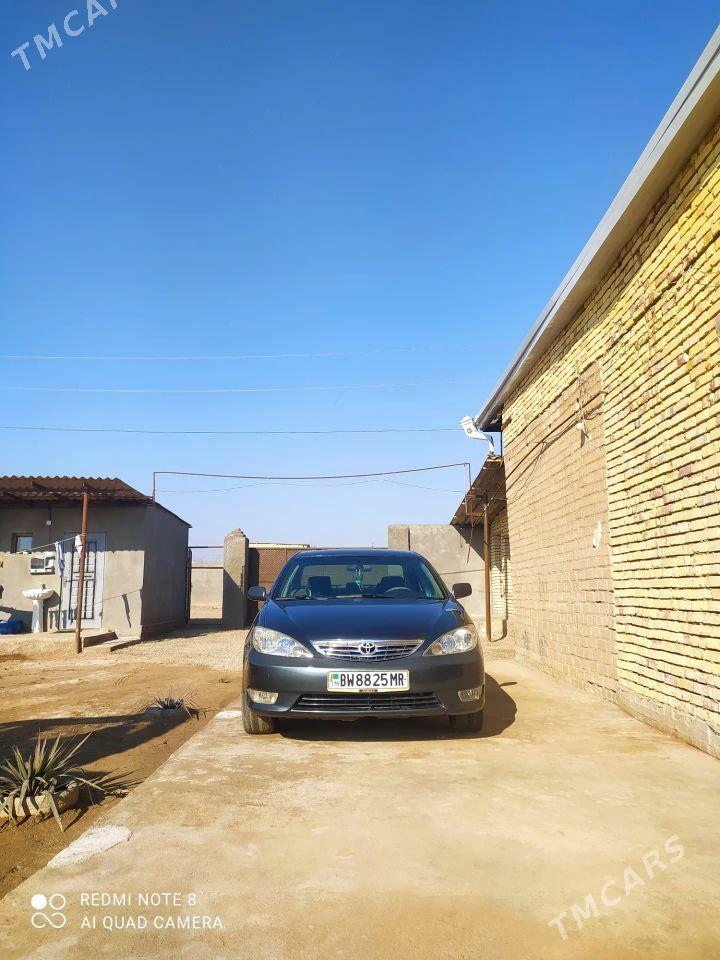 Toyota Camry 2005 - 240 000 TMT - Огуз хан - img 1