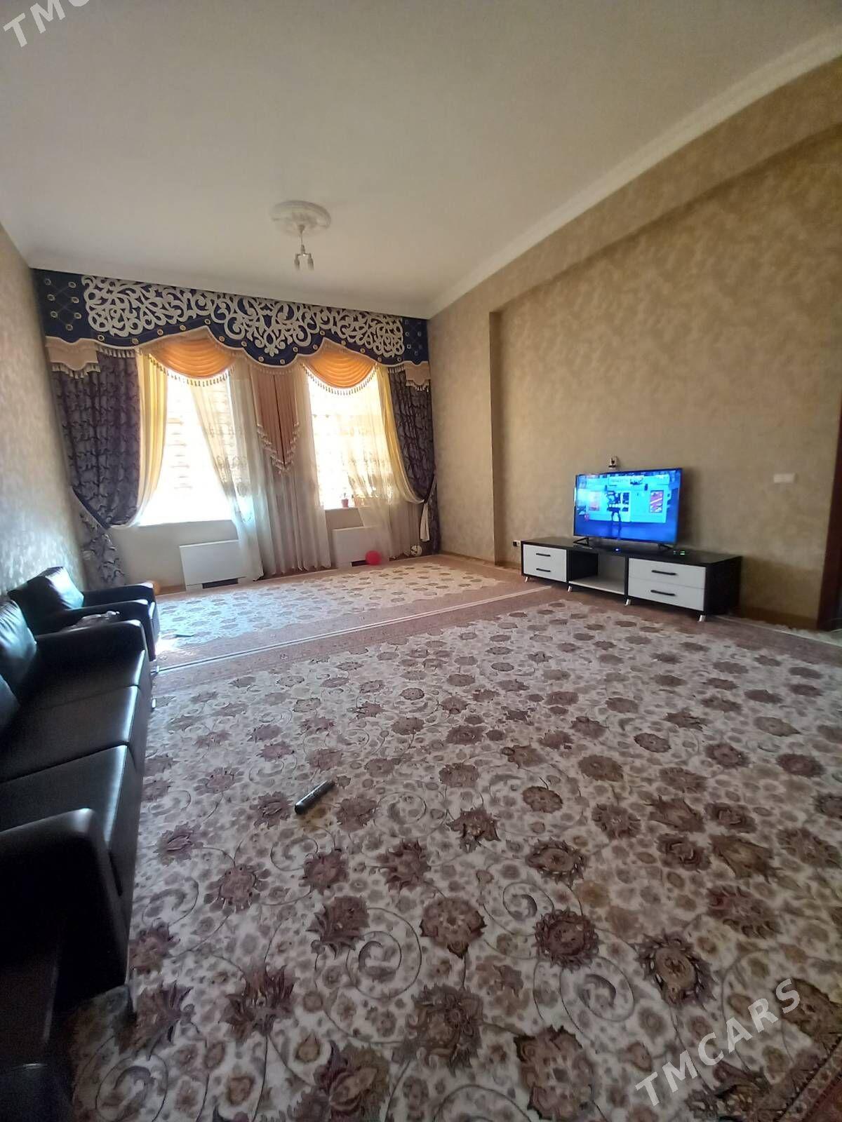 Elitka Moskowski 4 Kom 210m - ул. Московская (10 йыл абаданчылык ш.) - img 1