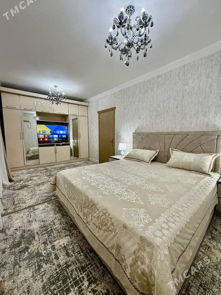 10 мкр 3/2 этаж 4в3 - 10 мкр - img 1