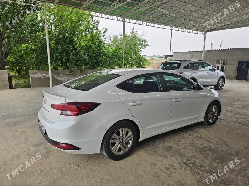Hyundai Elantra 2019 - 215 000 TMT - Бахарден - img 1