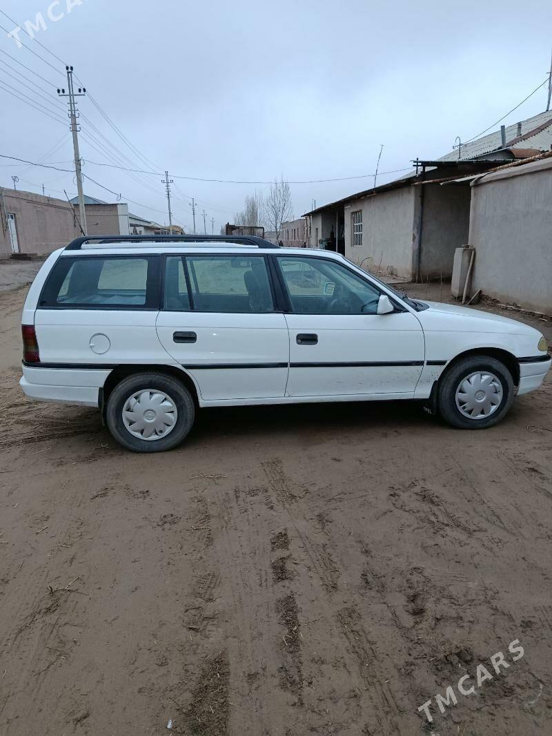 Opel Astra 1994 - 55 000 TMT - Шабатский этрап - img 1