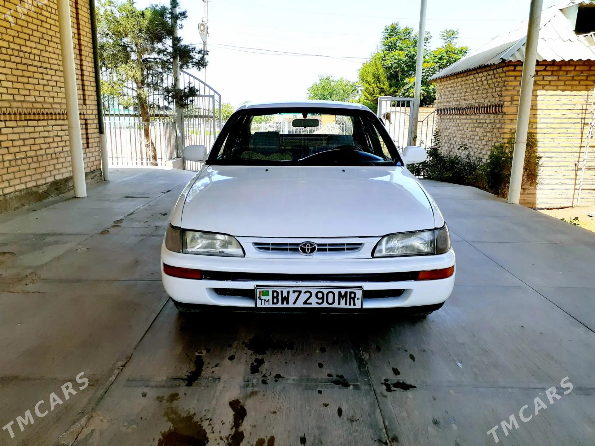 Toyota Corolla 1994 - 65 000 TMT - Мары - img 1