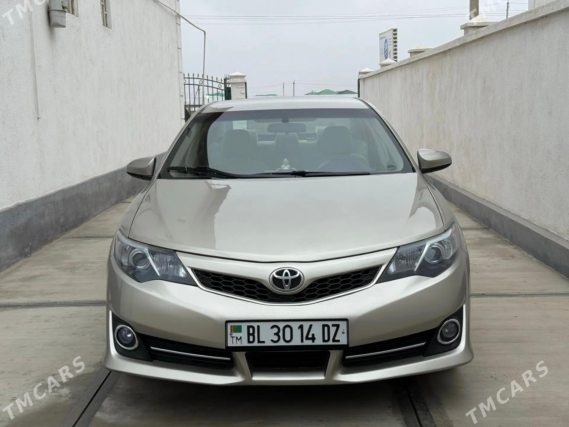 Toyota Camry 2014 - 246 000 TMT - Дашогуз - img 1