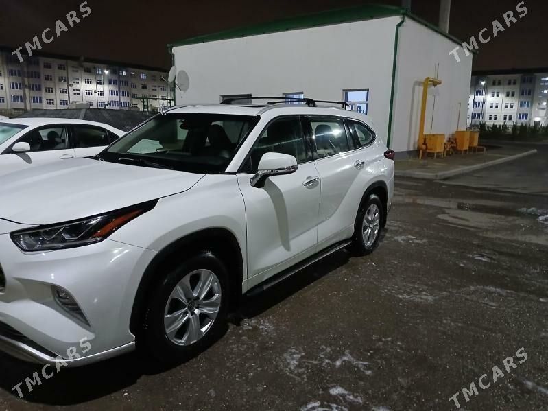 Toyota Highlander 2023 - 525 000 TMT - Бузмеин - img 1