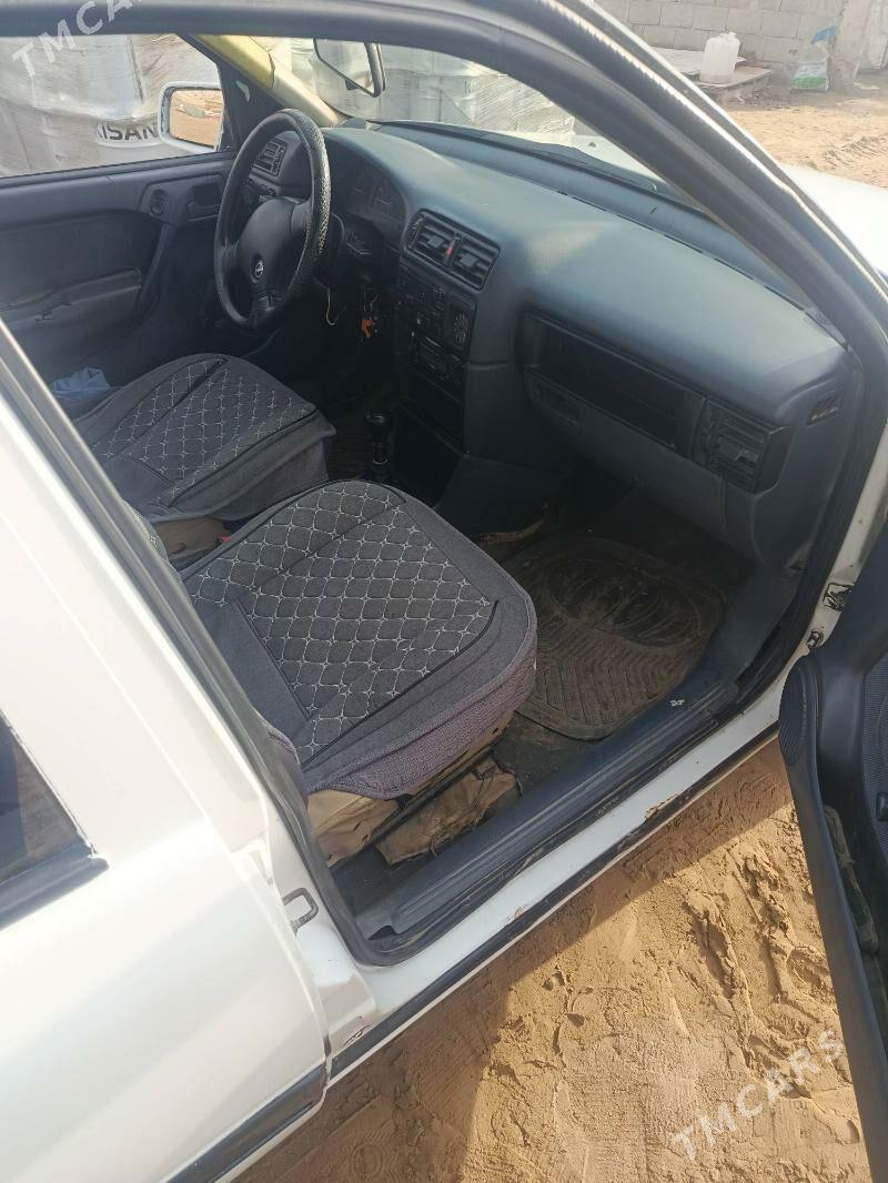 Opel Vectra 1991 - 28 000 TMT - Ёлётен - img 1